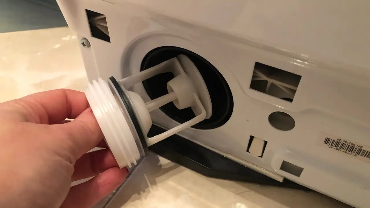 Come pulire il filtro della lavatrice? Ecco il trucco