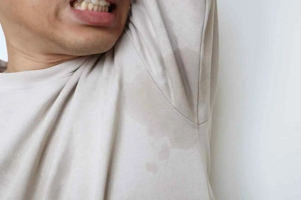 Magliette che eliminano la puzza di sudore: ecco come funzionano queste incredibili nuove fibre