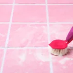 Come pulire le fughe dei pavimenti senza fatica: ecco i tre consigli dell’esperto