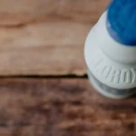 Candeggina usata come diserbante: vantaggi, rischi e cosa sapere prima di usarla