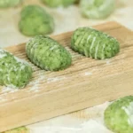 Come fare gli gnocchi di spinaci e ricotta: il procedimento completo